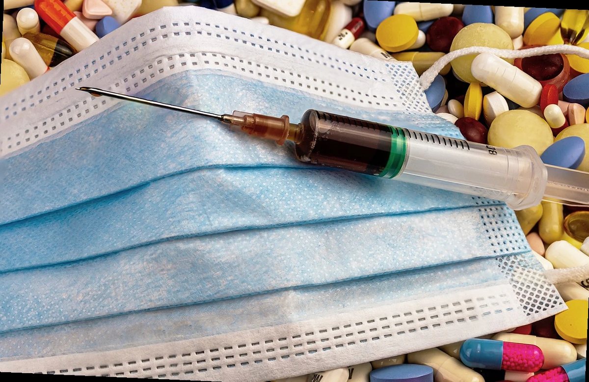 administración intramuscular de medicamento en entorno clínico